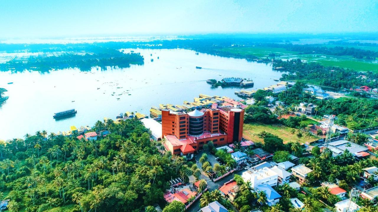 Ramada By Wyndham Alleppey Alappuzha Εξωτερικό φωτογραφία