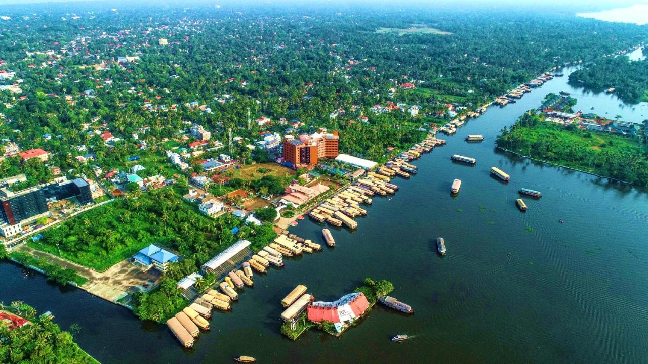 Ramada By Wyndham Alleppey Alappuzha Εξωτερικό φωτογραφία