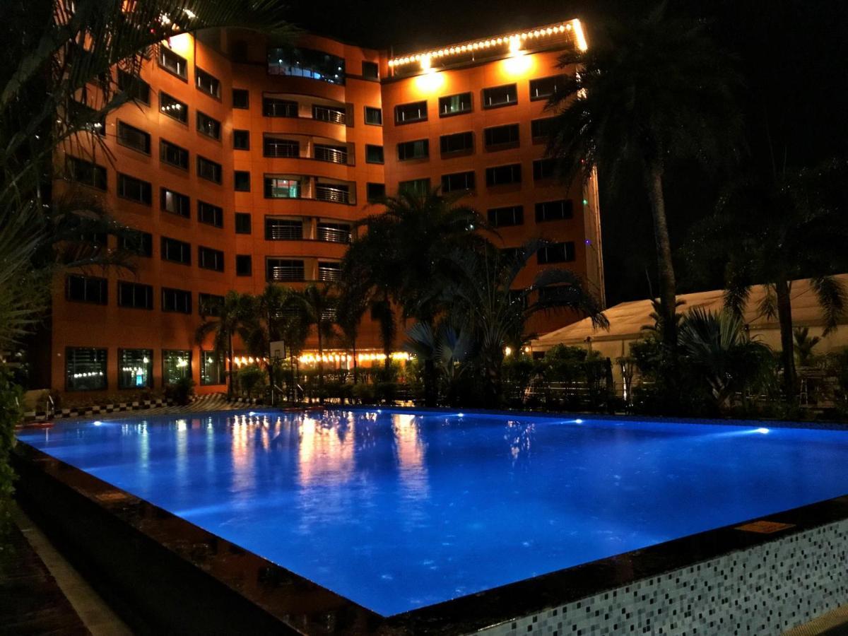 Ramada By Wyndham Alleppey Alappuzha Εξωτερικό φωτογραφία