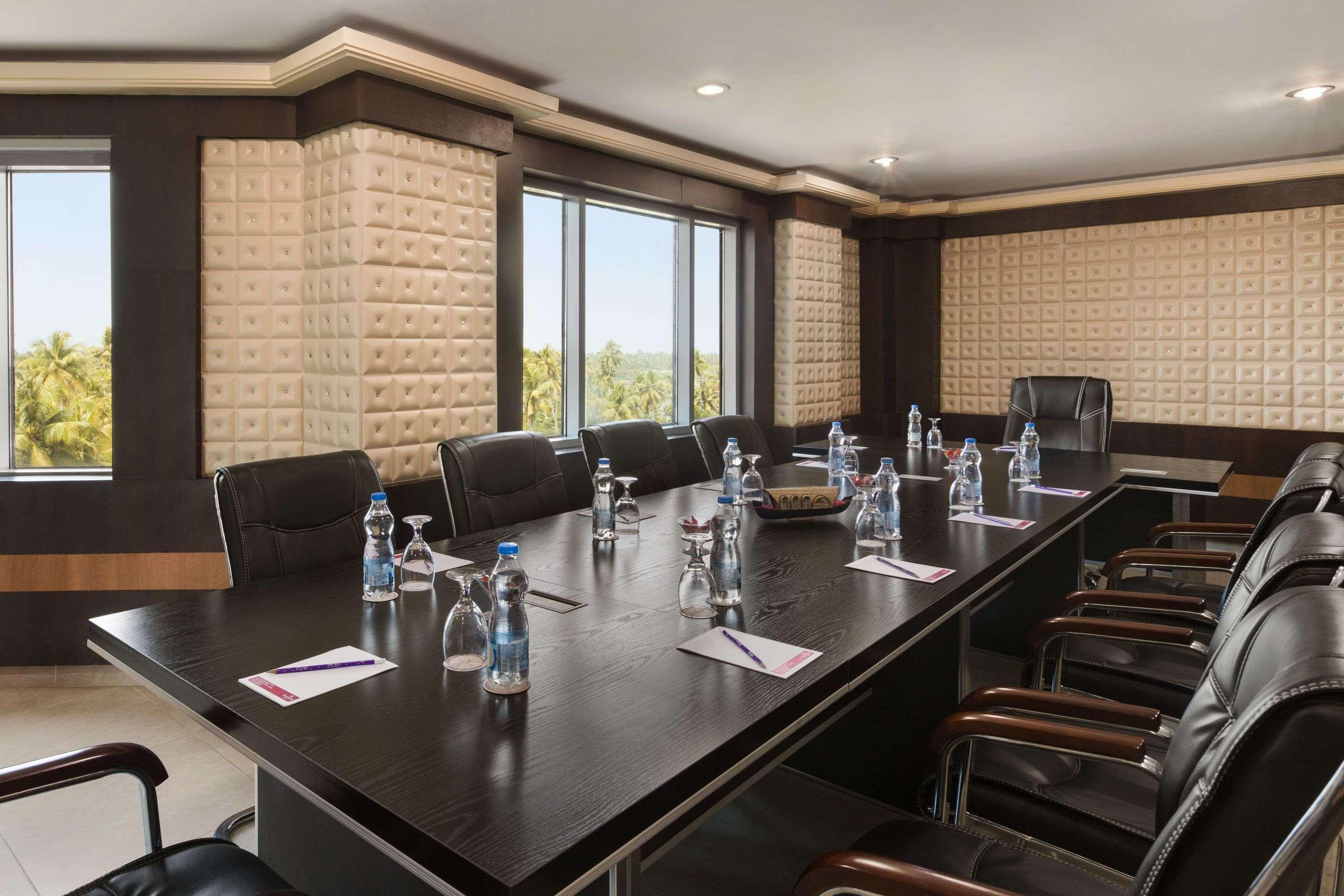 Ramada By Wyndham Alleppey Alappuzha Εξωτερικό φωτογραφία