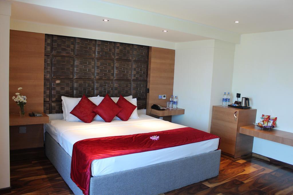 Ramada By Wyndham Alleppey Alappuzha Εξωτερικό φωτογραφία