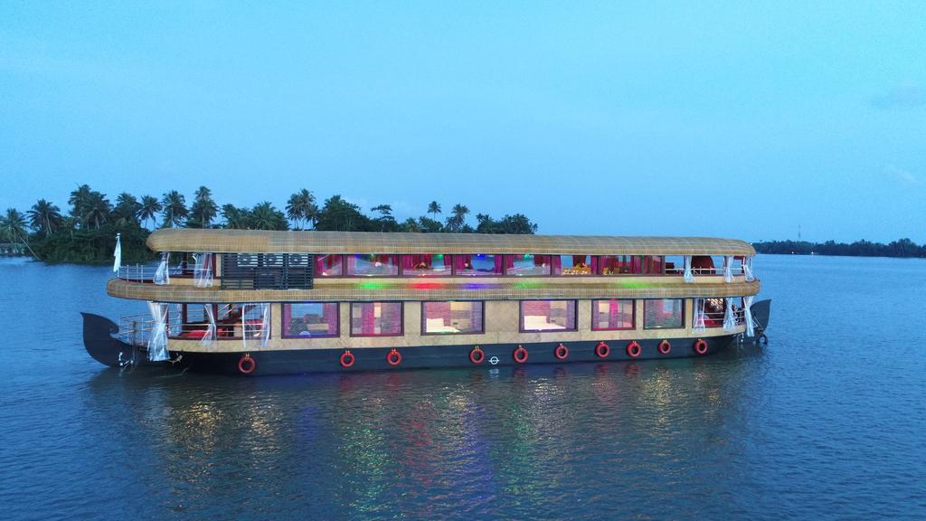 Ramada By Wyndham Alleppey Alappuzha Εξωτερικό φωτογραφία