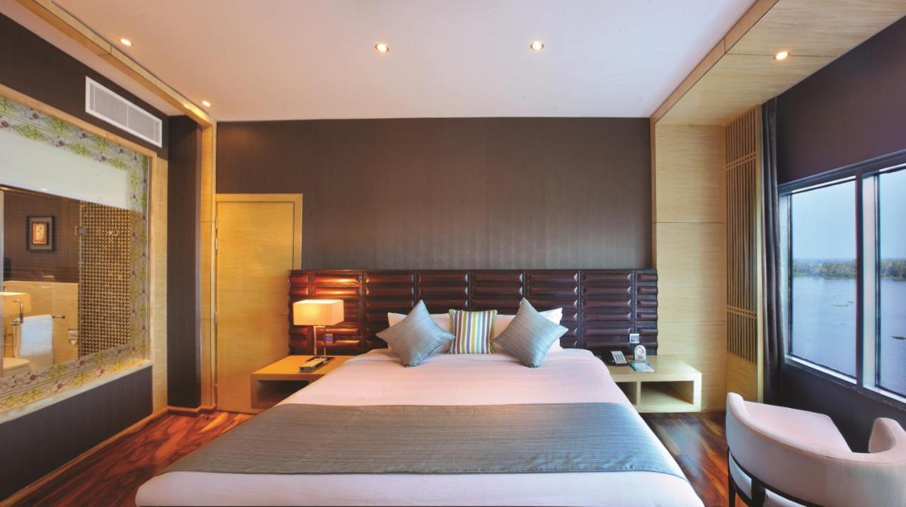 Ramada By Wyndham Alleppey Alappuzha Εξωτερικό φωτογραφία